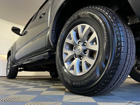 Used 2019 Toyota Tacoma SR5 RWD image 23