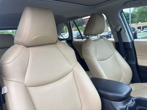 Certified 2022 Toyota RAV4 XLE w/ Convenience Package AWD/4WD image 24