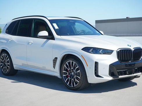 New 2026 BMW X5 xDrive50e w/ M Sport Package image 3