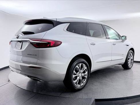 Used 2018 Buick Enclave Avenir w/ Avenir Technology Package FWD image 12