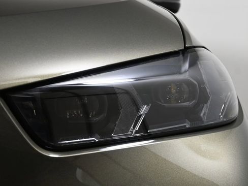 New 2026 BMW X5 xDrive40i w/ M Sport Package AWD/4WD image 11