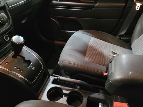 Used 2015 Jeep Patriot Sport w/ Power Value Group AWD/4WD image 26