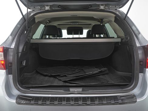 Used 2017 Subaru Outback 2.5i Limited image 17