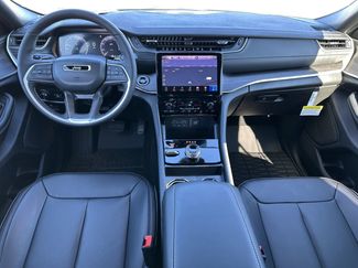 New 2025 Jeep Grand Cherokee Limited video 2