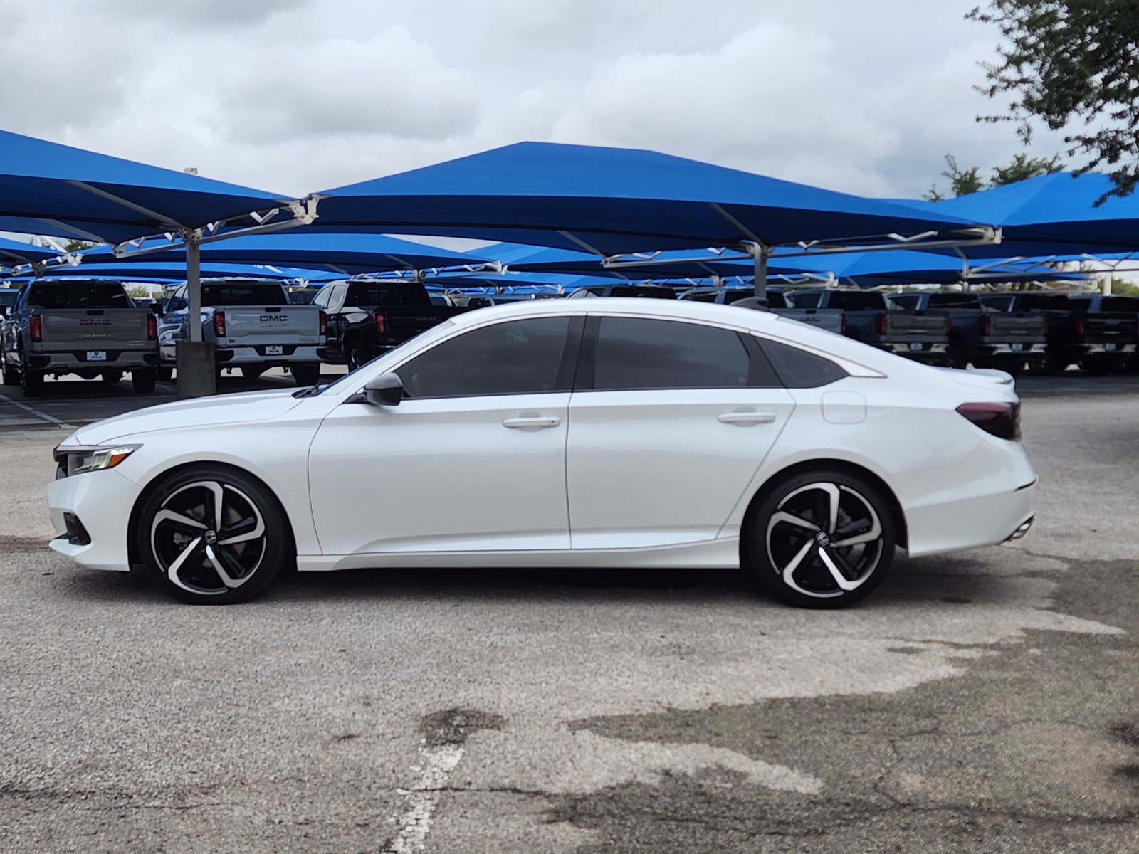 Used 2021 Honda Accord Sport image 3