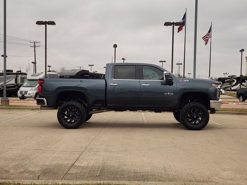 Used 2020 Chevrolet Silverado 2500 LTZ w/ LTZ Texas Edition image 7