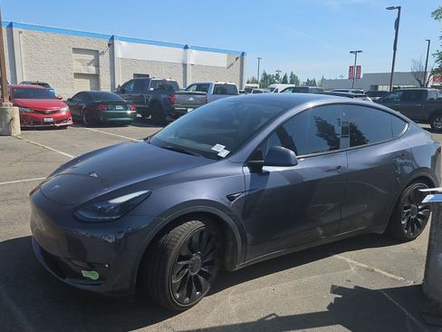 Used 2022 Tesla Model Y Performance image 5