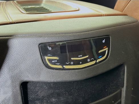 Used 2020 Cadillac Escalade Luxury image 29