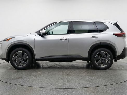 Used 2025 Nissan Rogue SV image 5