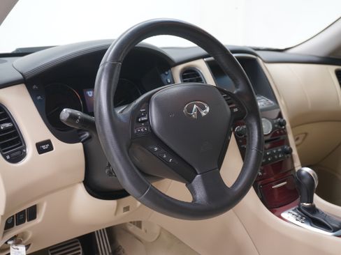 Used 2017 INFINITI QX50 2WD w/ Technology Package image 9