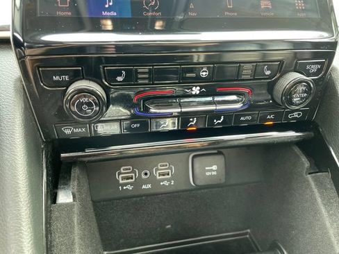 Used 2021 Jeep Grand Cherokee L Limited AWD/4WD image 36