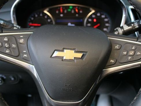 Used 2023 Chevrolet Equinox Premier AWD/4WD image 23