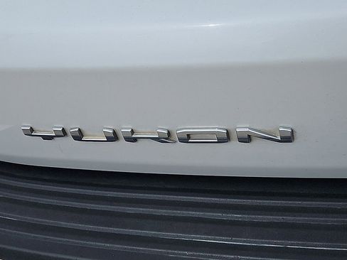 Used 2022 GMC Yukon Denali image 16