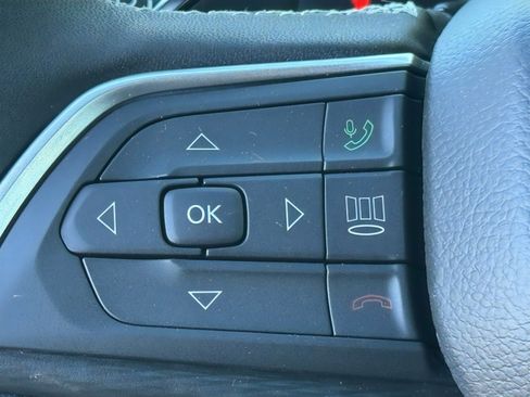 New 2025 Jeep Grand Cherokee Altitude image 20