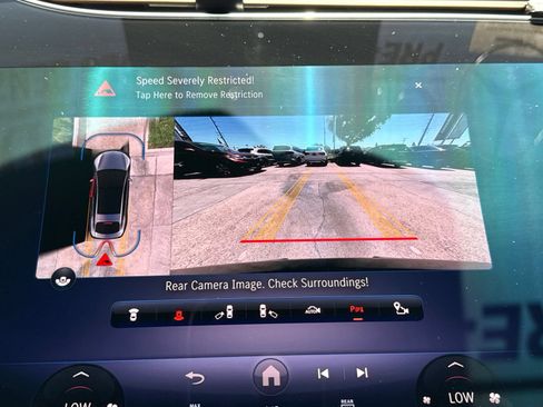Used 2022 Mercedes-Benz EQS 580 4MATIC Sedan image 37