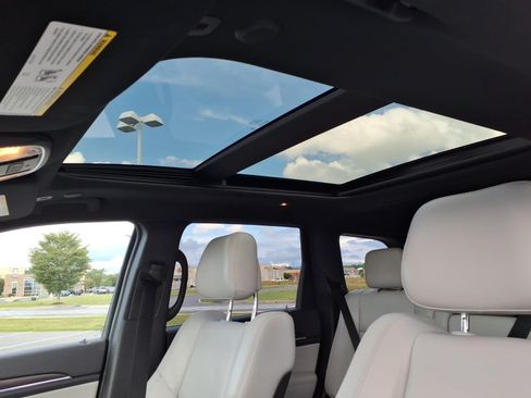 Used 2018 Jeep Grand Cherokee Limited AWD/4WD image 18