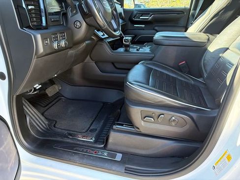 Used 2023 GMC Sierra 1500 AT4X image 9