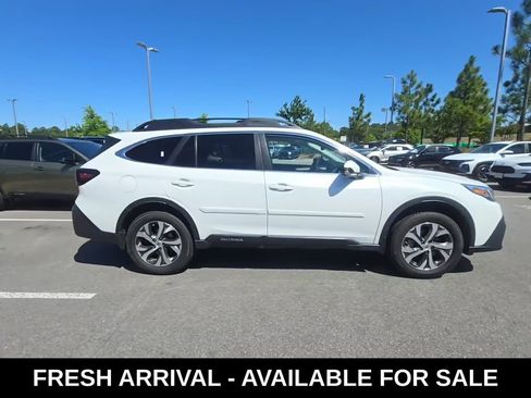 Used 2022 Subaru Outback Limited AWD/4WD image 2