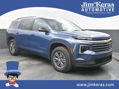 Used 2025 Chevrolet Traverse LT