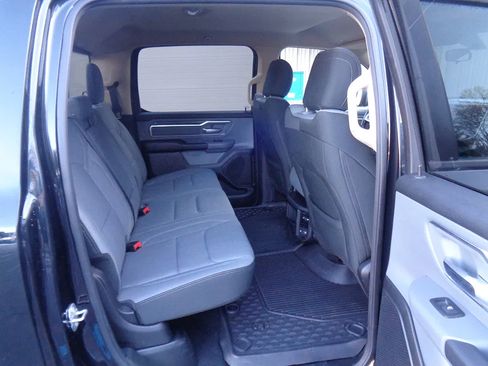 Used 2019 RAM 1500 Big Horn AWD/4WD image 9