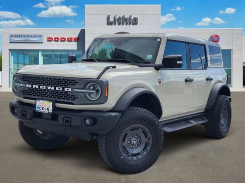 Used 2025 Ford Bronco Badlands AWD/4WD image 1