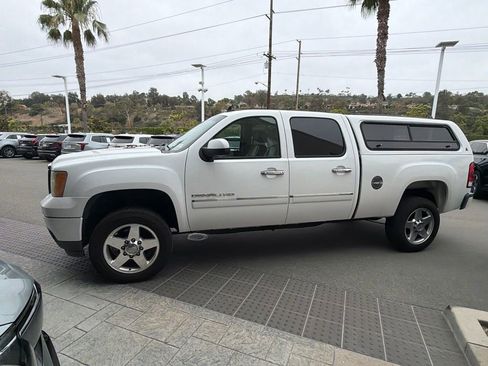 Used 2011 GMC Sierra 2500 Denali AWD/4WD image 4