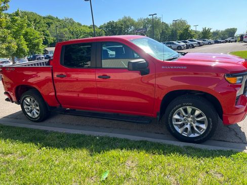 Used 2022 Chevrolet Silverado 1500 Custom AWD/4WD image 4