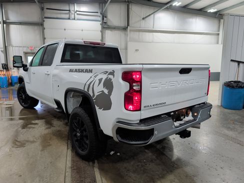 Used 2025 Chevrolet Silverado 2500 LT image 4