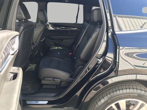 Certified 2025 Cadillac XT6 Premium Luxury w/ LPO, Premium Carpet Package AWD/4WD image 10