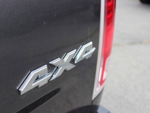 Used 2017 RAM 2500 Laramie w/ Cold Weather Group AWD/4WD image 14