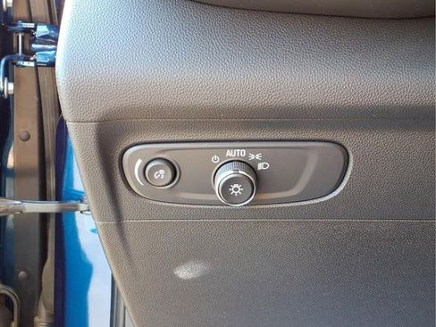 Used 2022 Buick Envision Essence w/ Safety Package image 14