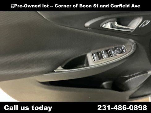 Used 2020 Chevrolet Malibu LT FWD image 14