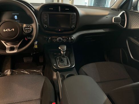 Used 2025 Kia Soul LX w/ LX Technology Package image 34