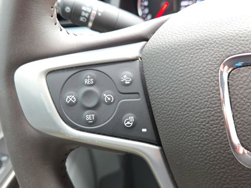 Used 2022 GMC Acadia SLT w/ Technology Package image 11