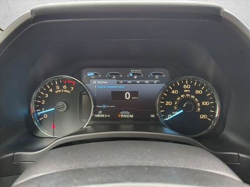 Used 2018 Ford F150 Platinum w/ Equipment Group 701A Luxury image 11