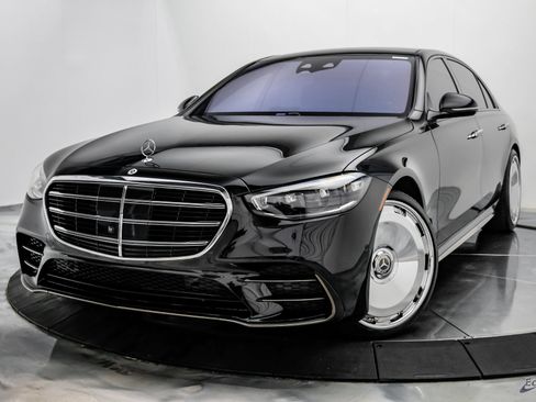 Used 2024 Mercedes-Benz S 580 4MATIC Sedan w/ AMG Line image 5