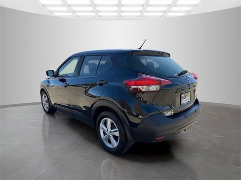 Used 2020 Nissan Kicks S image 6