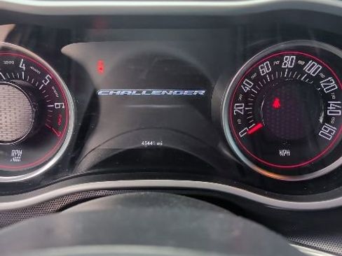 Used 2018 Dodge Challenger GT image 10