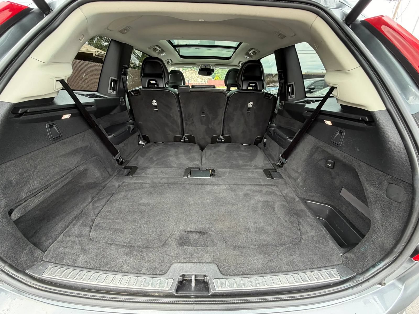 Used 2017 Volvo XC90 T6 Momentum AWD/4WD image 12