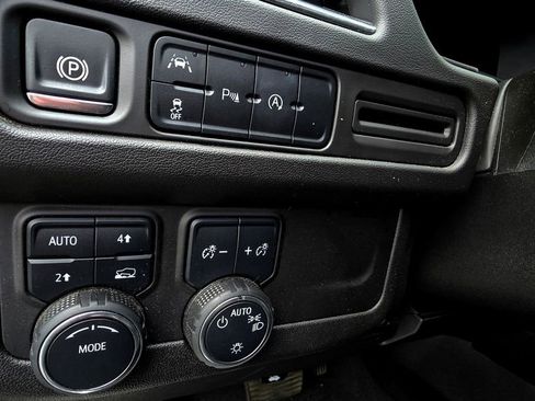 Used 2024 Chevrolet Tahoe LT AWD/4WD image 25