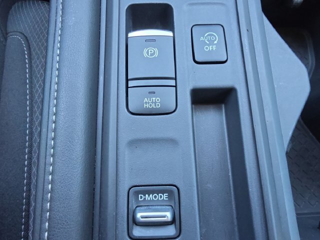 Used 2025 Nissan Pathfinder S FWD image 28