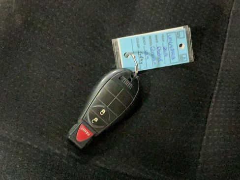 Used 2019 Dodge Grand Caravan SE w/ UConnect Hands-Free Group image 20