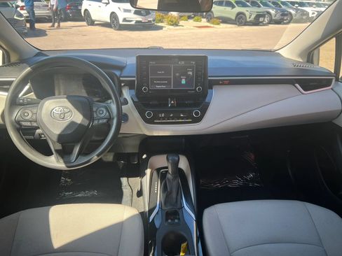 Used 2022 Toyota Corolla LE FWD image 10