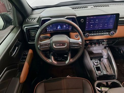 Used 2025 GMC Canyon AT4 image 19