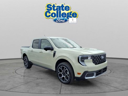 Used 2025 Ford Maverick Lariat w/ 4K Tow Package image 3