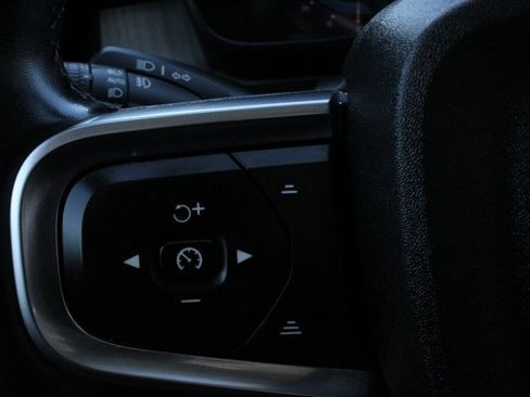 Used 2024 Volvo XC40 B5 Plus w/ Climate Package image 23