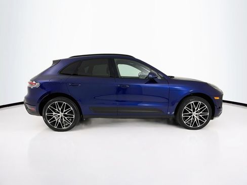 Certified 2025 Porsche Macan AWD/4WD image 8