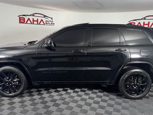 Used 2018 Jeep Grand Cherokee Altitude AWD/4WD image 4