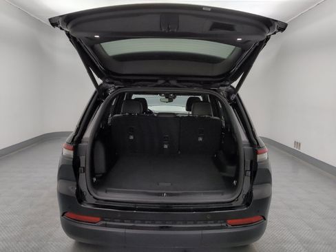 Used 2022 Jeep Grand Cherokee Altitude RWD image 29