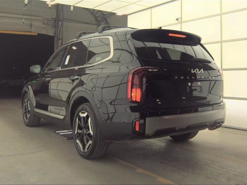 Used 2025 Kia Telluride S image 8